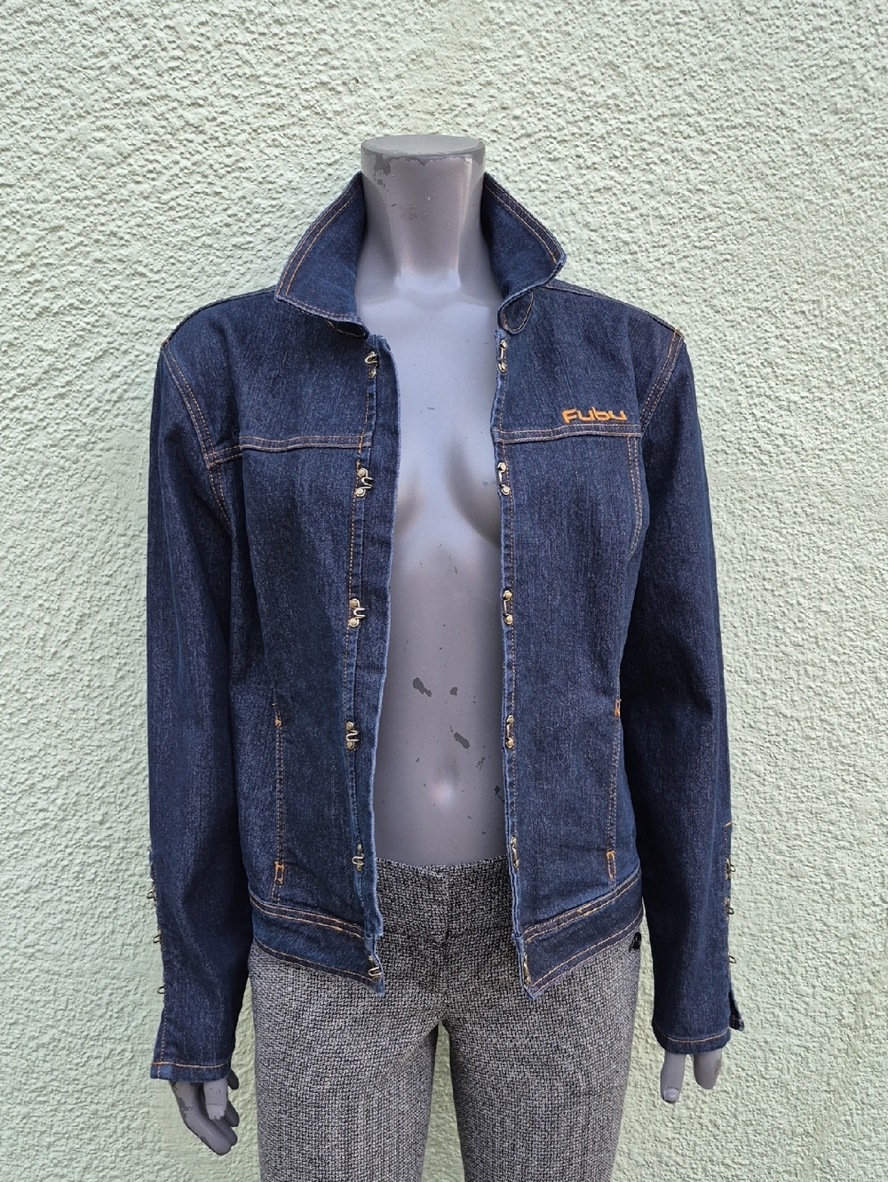 FUBU (Hong Kong) Ladies Vintage Denim Jean Jacket W/Brass Hook & Loop Closure